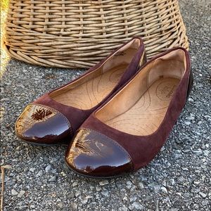 Clarks leather flats